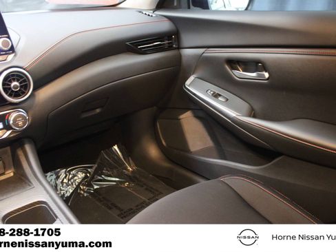 Certified 2025 Nissan Sentra SR FWD image 11
