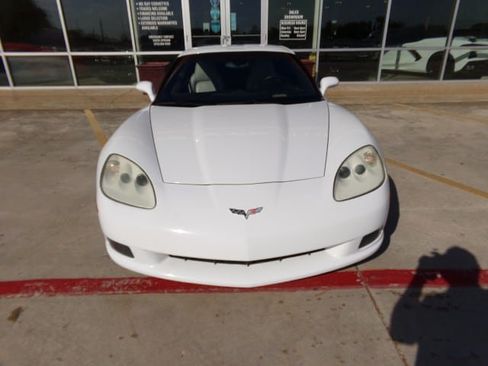Used 2010 Chevrolet Corvette Coupe w/ Preferred Equipment Group RWD image 2