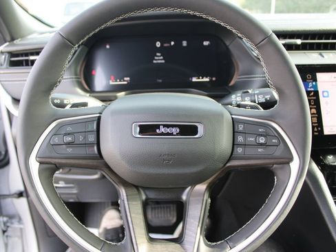New 2026 Jeep Grand Cherokee Limited w/ Limited Altitude Package AWD/4WD image 30