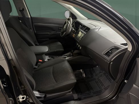 Used 2022 Mitsubishi Outlander Sport ES FWD image 14