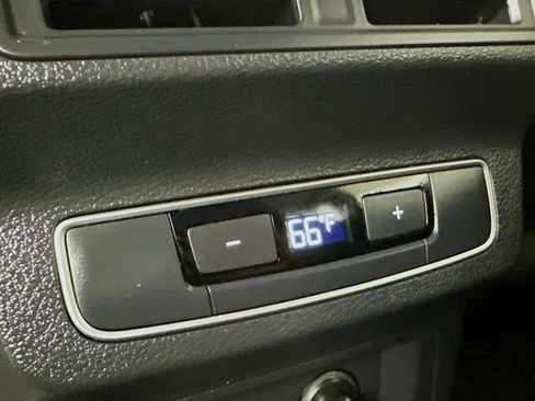 Used 2023 Audi Q5 2.0T Premium w/ Convenience Package image 24