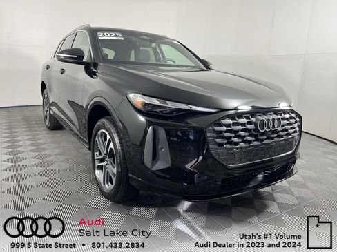 Certified 2025 Audi Q5 Premium w/ Convenience Package image 1