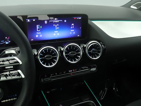 Certified 2026 Mercedes-Benz GLA 35 AMG 4MATIC image 9