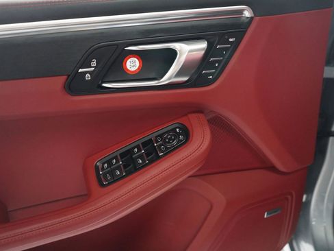 Used 2021 Porsche Macan GTS image 13