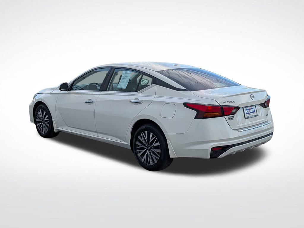 Used 2023 Nissan Altima 2.5 SV AWD/4WD image 9
