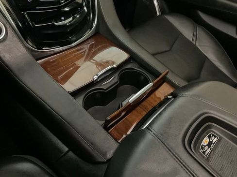 Used 2015 Cadillac Escalade Premium image 12