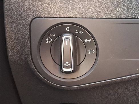 Used 2020 Volkswagen Tiguan SEL image 24