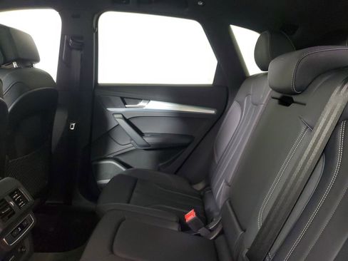 Used 2024 Audi Q5 2.0T Premium Plus w/ Premium Plus Package AWD/4WD image 12