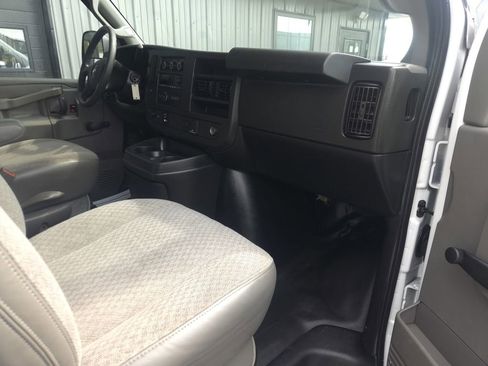 Used 2019 Chevrolet Express 3500 image 16