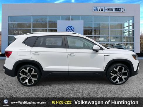 Certified 2022 Volkswagen Taos SEL image 6