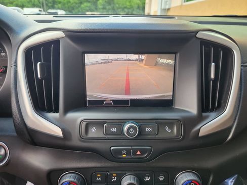 Used 2022 GMC Terrain SLE w/ Driver Convenience Package FWD image 19