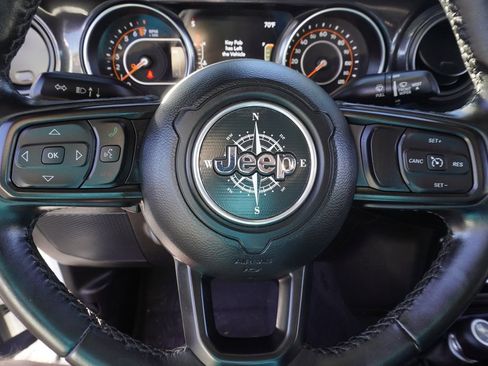 Used 2022 Jeep Gladiator Sport image 17