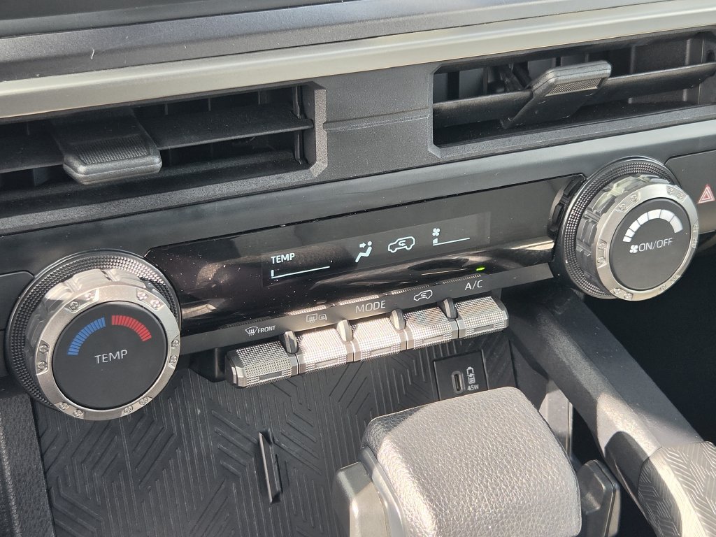 Used 2025 Toyota 4Runner SR5 AWD/4WD image 19