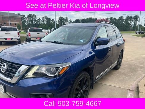 Used 2017 Nissan Pathfinder Platinum FWD image 1