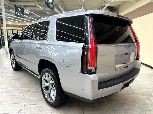 Used 2017 Cadillac Escalade Platinum image 9