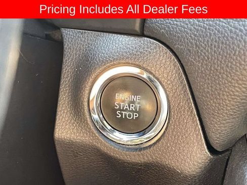Used 2025 Toyota RAV4 XLE AWD/4WD image 29