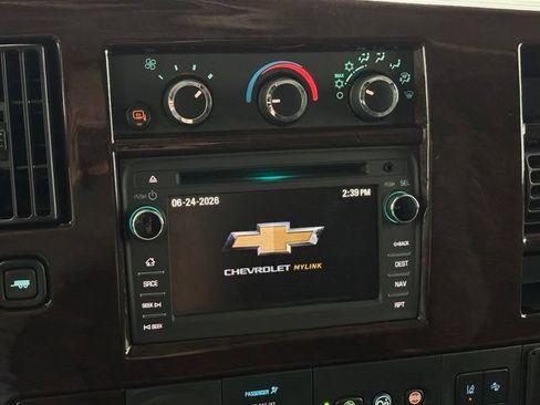 Used 2019 Chevrolet Express 2500 RWD image 32