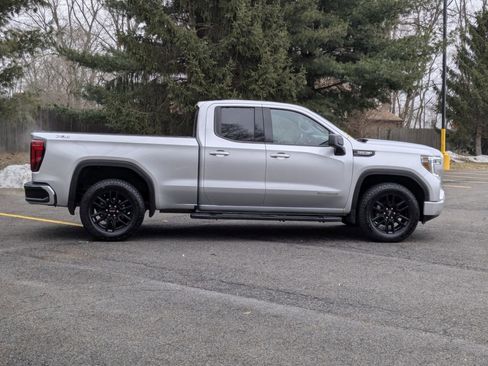 Used 2022 GMC Sierra 1500 Elevation w/ Preferred Package image 8