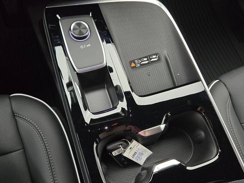 New 2026 Buick Enclave Preferred w/ Power Package image 32