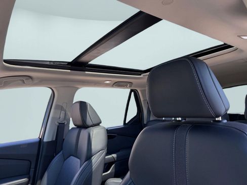 Used 2025 Honda Pilot Touring image 16
