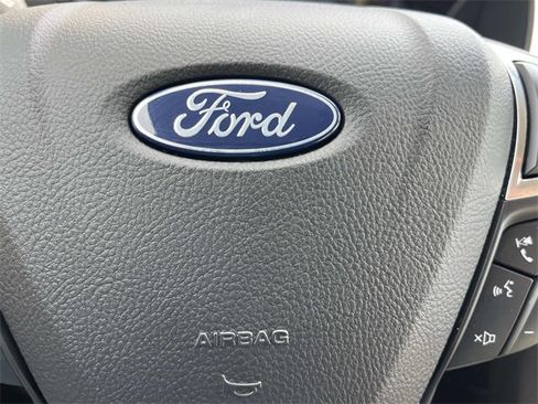 Used 2020 Ford Edge SEL image 33