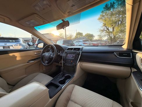 Used 2017 Toyota Camry LE FWD image 28