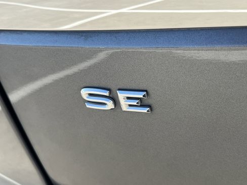 Used 2018 Volkswagen Atlas SE image 14