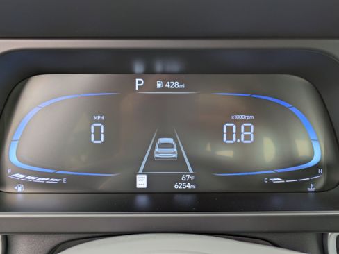 Certified 2025 Hyundai Elantra Sport image 24