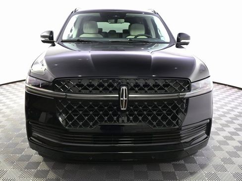 New 2026 Lincoln Navigator Reserve w/ Jet Appearance Package image 10