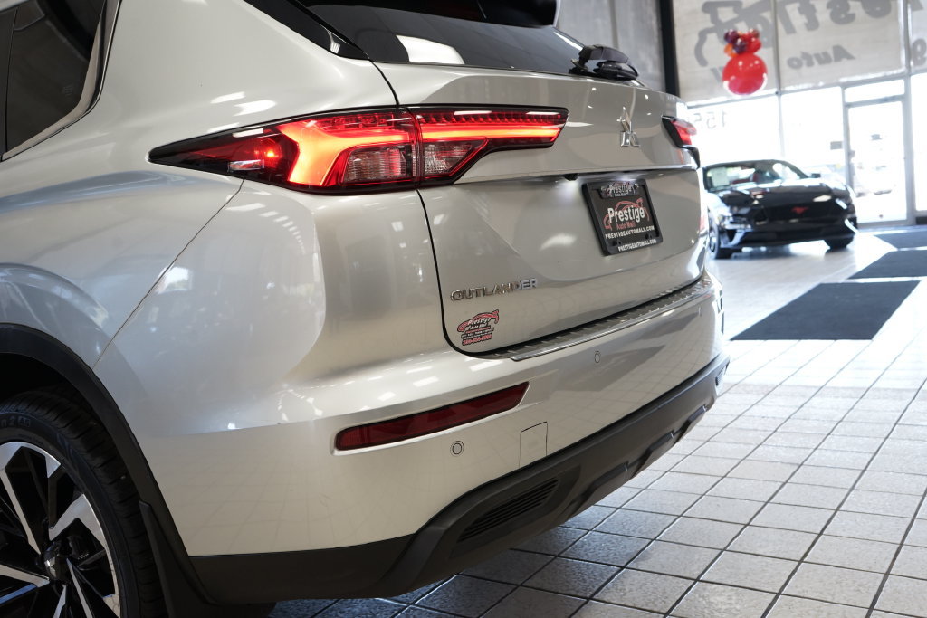 Used 2022 Mitsubishi Outlander ES AWD/4WD image 15