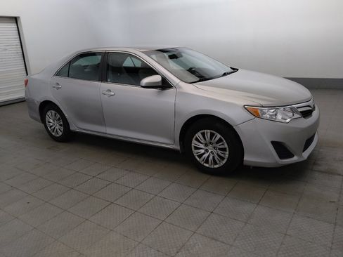 Used 2014 Toyota Camry LE FWD image 11