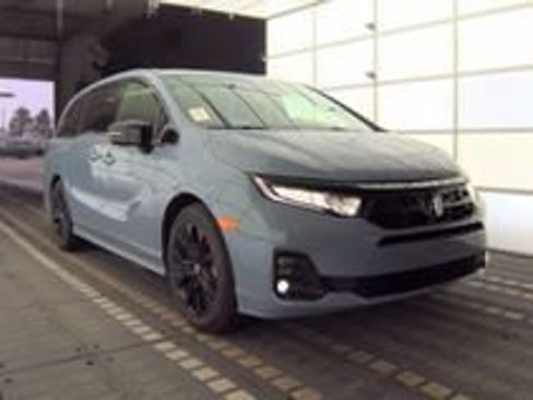 Used 2025 Honda Odyssey Sport-L image 17