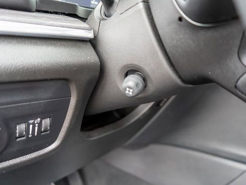 Used 2023 Jeep Grand Cherokee Overland w/ Luxury Tech Group IV image 24