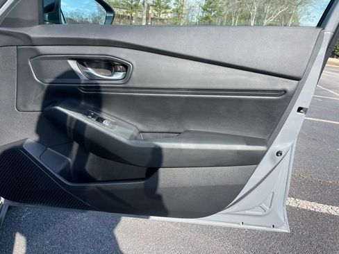 Certified 2025 Honda Accord SE image 29