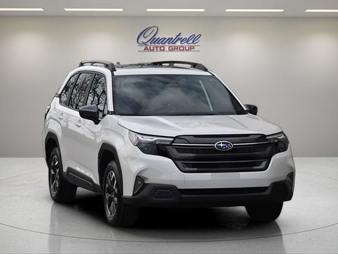 Used 2026 Subaru Forester Premium AWD/4WD image 2