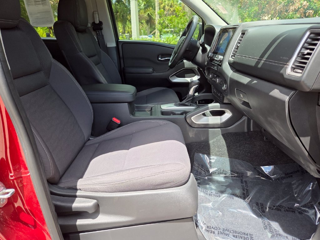 Used 2024 Nissan Frontier SV w/ SV Convenience Package RWD image 15