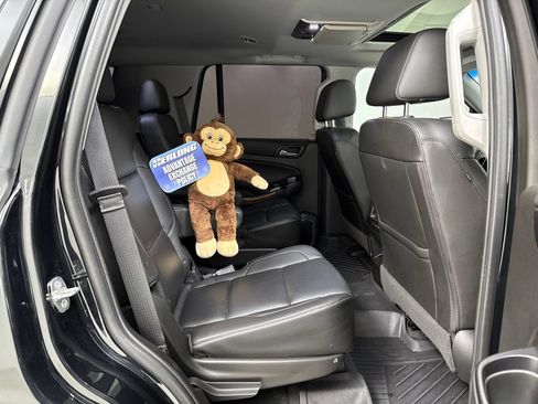 Used 2019 Chevrolet Tahoe Premier AWD/4WD image 32