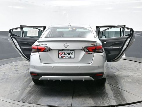 Used 2023 Nissan Versa SR w/ Trunk Package image 62
