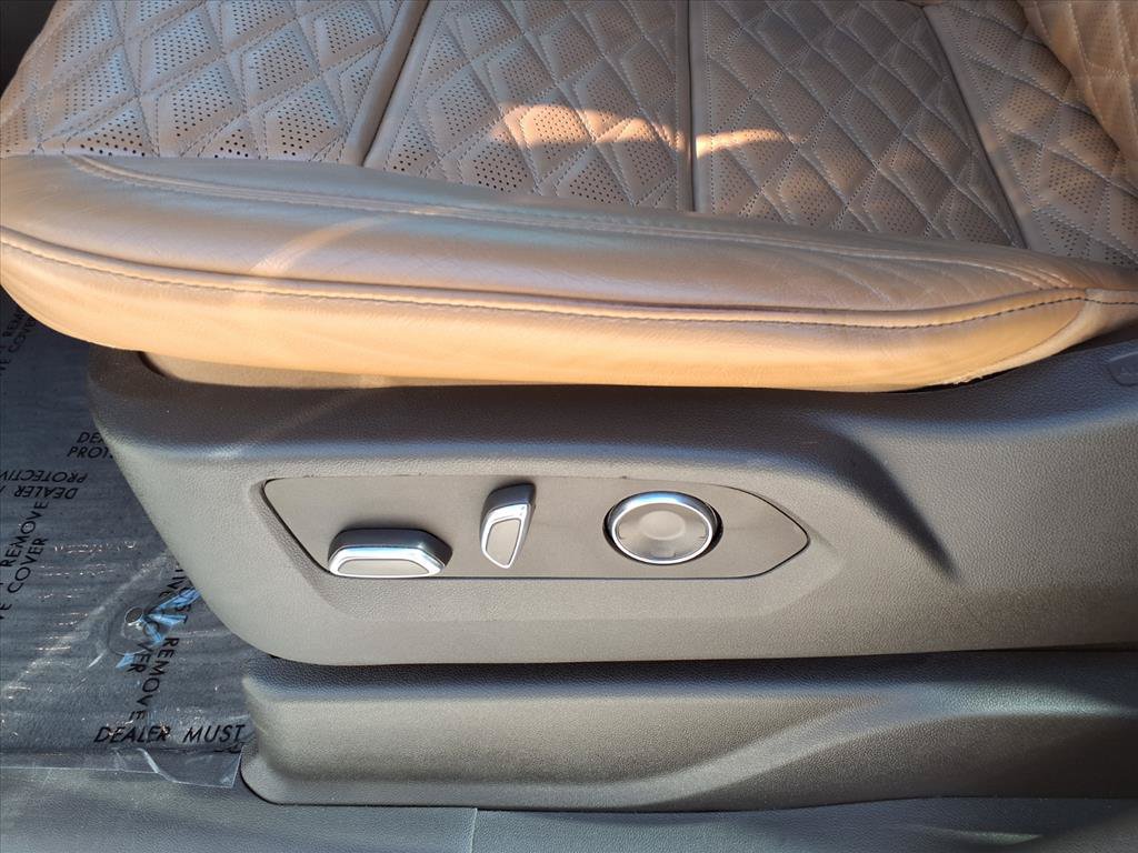 Used 2023 Cadillac Escalade ESV Premium Luxury AWD/4WD image 22
