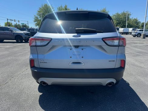 Certified 2022 Ford Escape SE w/ Cold Weather Package AWD/4WD image 4