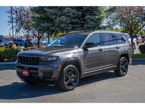 Used 2023 Jeep Grand Cherokee L Laredo AWD/4WD image 4