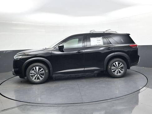 New 2025 Nissan Pathfinder SL image 8