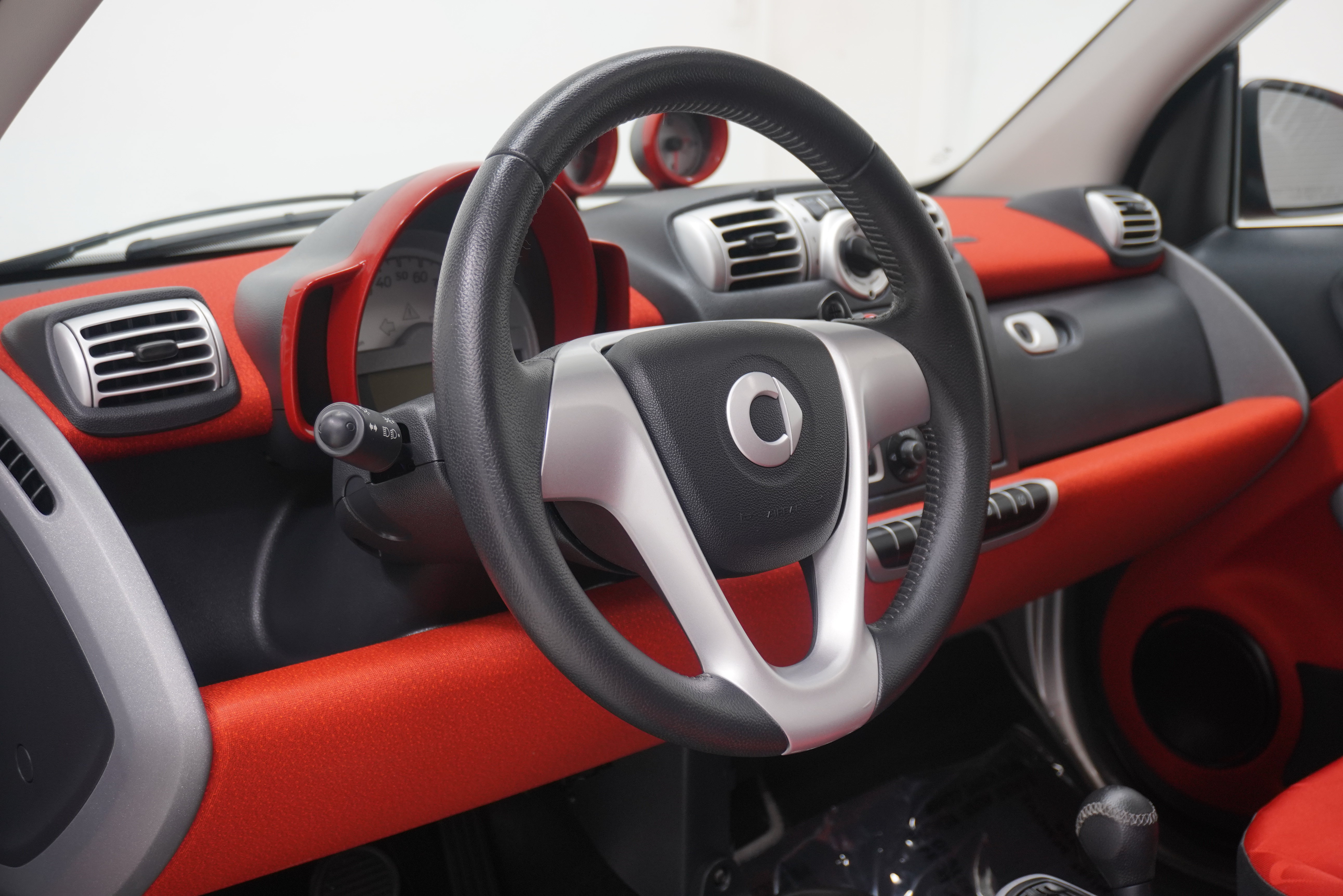 Used 2008 smart fortwo pure RWD image 10