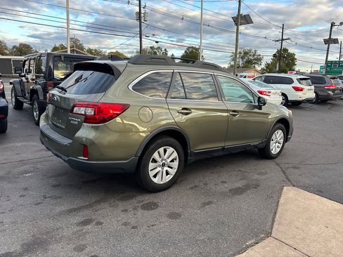 Used 2016 Subaru Outback 2.5i Premium image 12