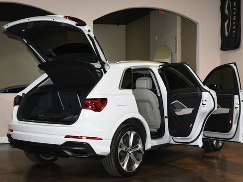 Used 2021 Audi Q3 2.0T Premium Plus w/ Premium Plus Package image 91