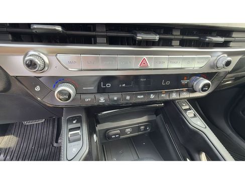 Used 2024 Kia Telluride EX w/ EX Captain's Chair Package AWD/4WD image 26