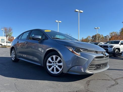 Used 2024 Toyota Corolla LE image 3