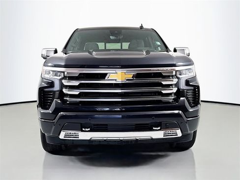 Used 2023 Chevrolet Silverado 1500 High Country w/ High Country Premium Package image 2