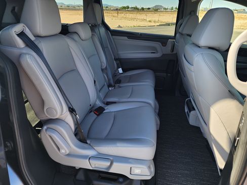 Used 2023 Honda Odyssey Touring image 14