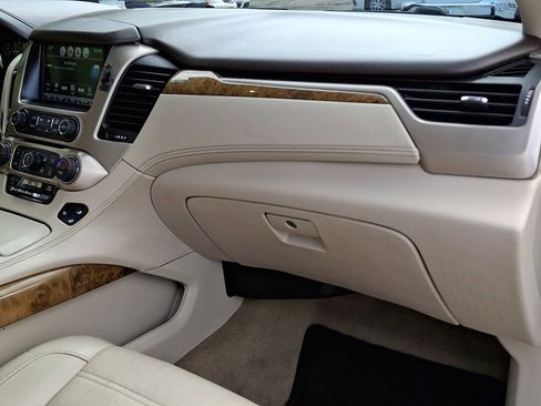 Used 2017 GMC Yukon Denali AWD/4WD image 10